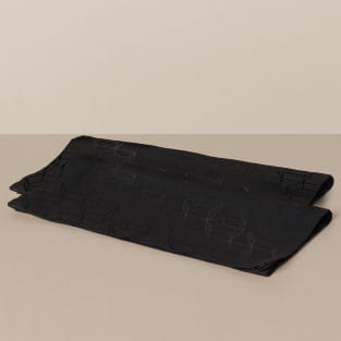 Cloth napkin set in black